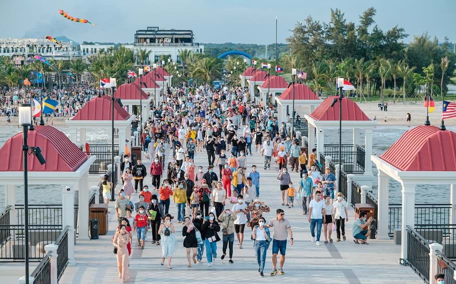 Hamptons Pier – địa điểm check-in nổi tiếng tại Hồ Tràm du-lich-gan-Sai-Gon-2-ngay-1-dem