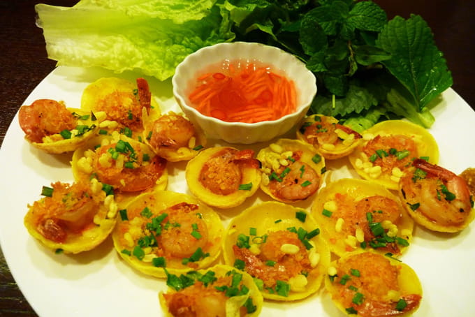 Vung Tau's famous banh khot specialty hotel vung tau