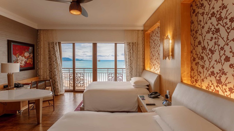 The modern room systems feature stunning ocean views. san-golf-ho-tram