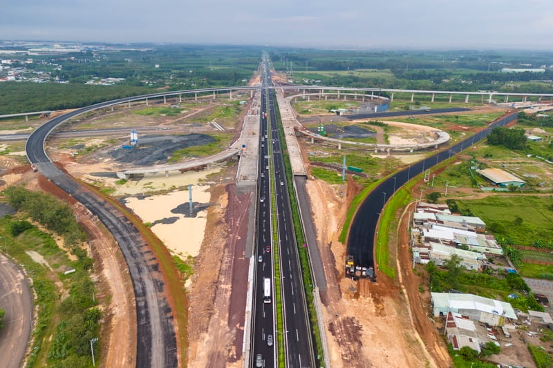 The Bien Hoa–Vung Tau Expressway contributes to connecting long thanh airport with Vung Tau vung tau travel