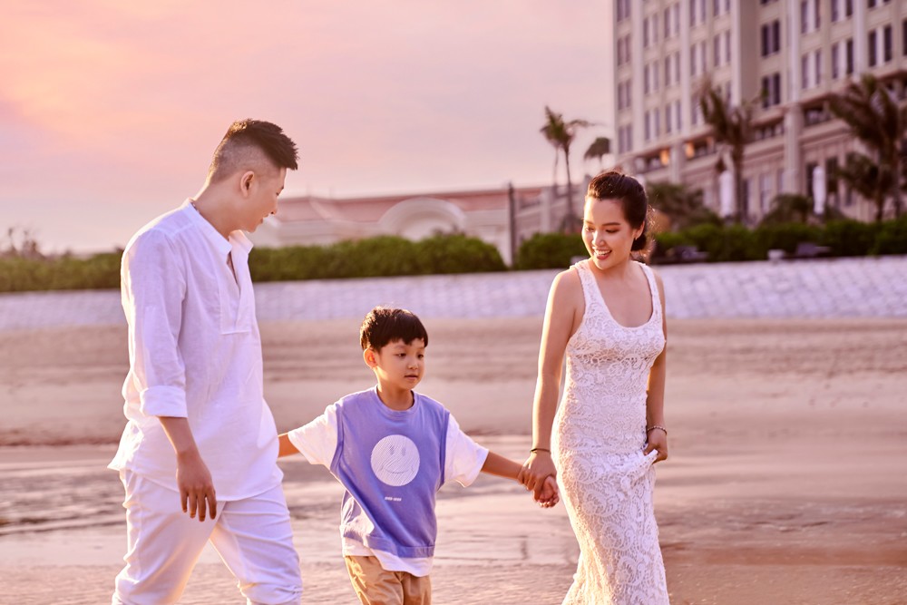 Hoàng hôn trên bãi biển riêng của The Grand Hồ Tràm Ho-tram-co-gi-choi?