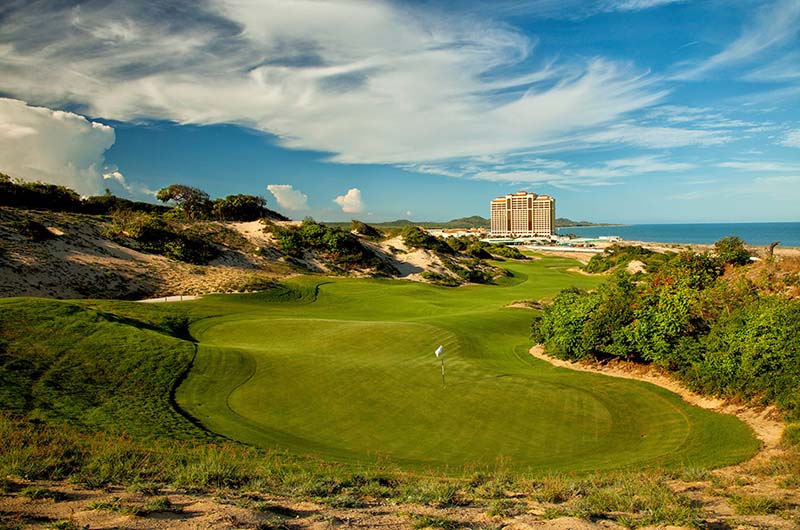 Sân golf The Bluffs với khung cảnh ven biển ấn tượng Khach-san-tai-thanh-pho-Ho-Chi-Minh