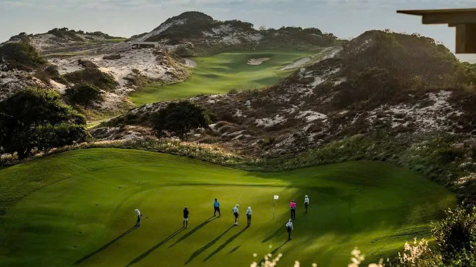 Sân golf The Bluffs nhìn ra biển Hồ Tràm Ho-tram-co-gi-choi?